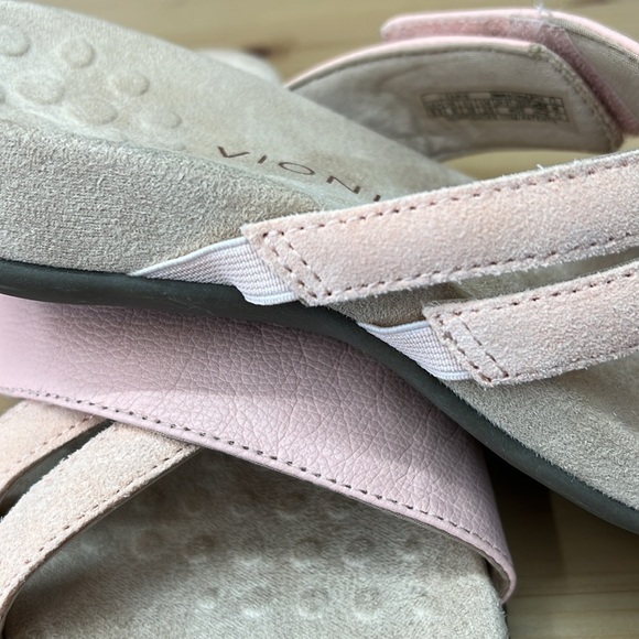 Vionic Zarie Roze Leather Sandals Sz 8.5W Slide On Adjustable Straps EUC - Picture 11 of 11